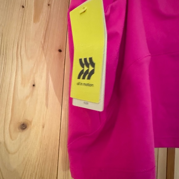 NWT all in motion work out top - Picture 2 of 4